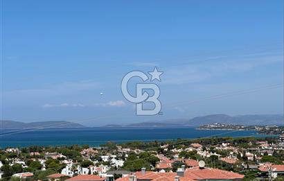 ÇEŞME ALAÇATI DENİZ MANZARALI 6+2 HAVUZLU EŞYALI SATILIK VİLLA