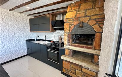 ÇEŞME ALAÇATI DENİZ MANZARALI 6+2 HAVUZLU EŞYALI SATILIK VİLLA