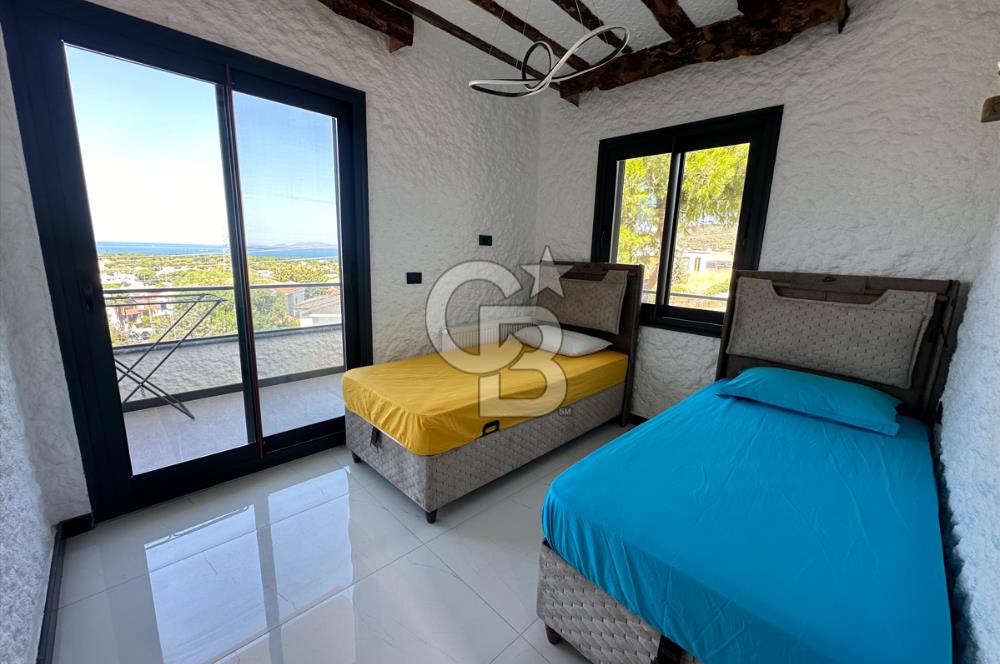 ÇEŞME ALAÇATI DENİZ MANZARALI 6+2 HAVUZLU EŞYALI SATILIK VİLLA