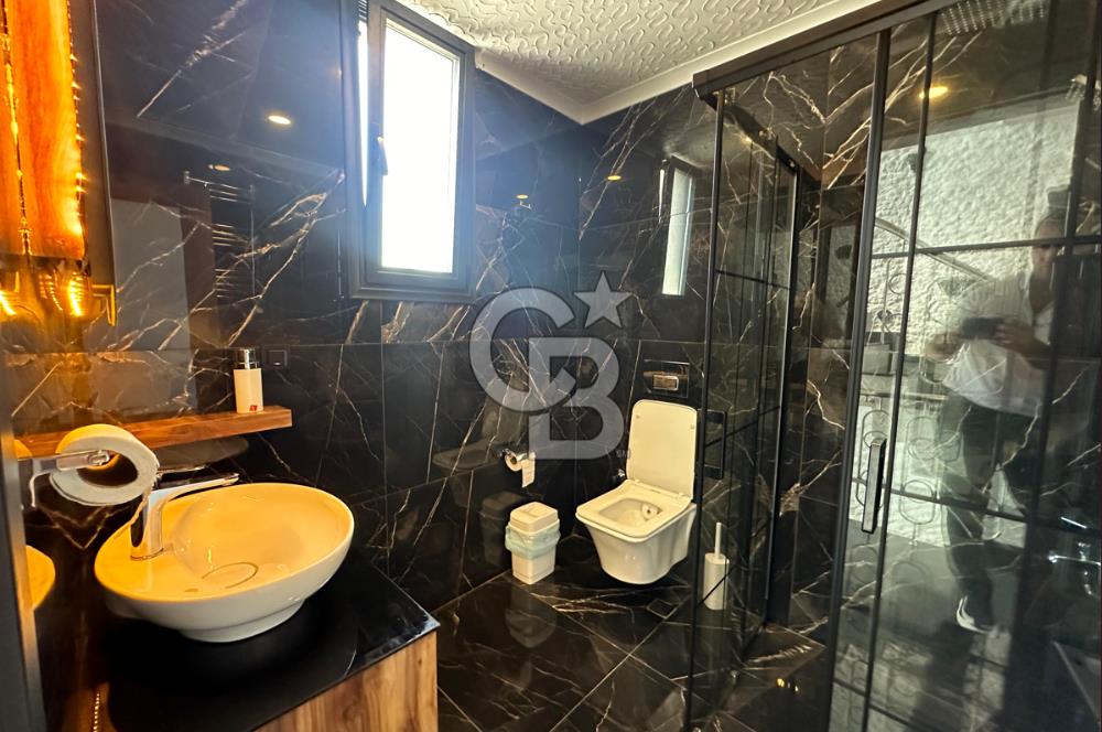 ÇEŞME ALAÇATI DENİZ MANZARALI 6+2 HAVUZLU EŞYALI SATILIK VİLLA