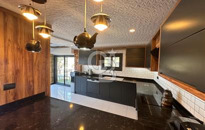 ÇEŞME ALAÇATI DENİZ MANZARALI 6+2 HAVUZLU EŞYALI SATILIK VİLLA