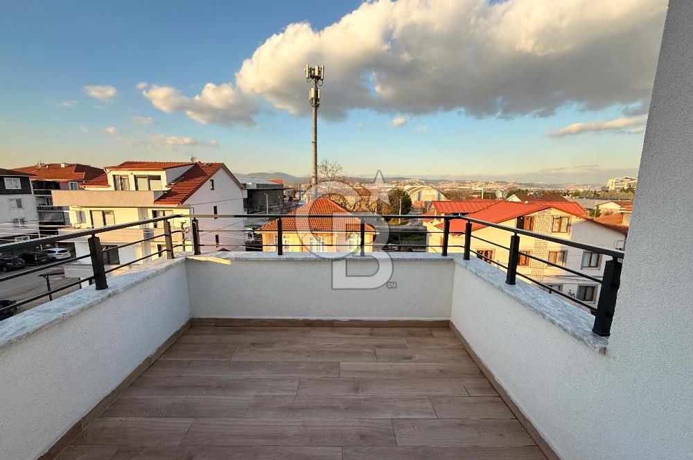 KOCAELİ GÖLCÜK SATILIK GENİŞ 1+1 ÇATI DUBLEKS DAİRE