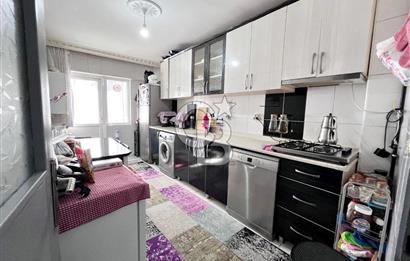 CADDE ÜZERİ YÜKSEK GİRİŞ ALTI DAİRE GENİŞ CAM BALKONLU 2+1