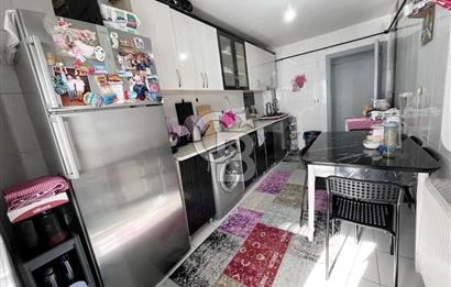 CADDE ÜZERİ YÜKSEK GİRİŞ ALTI DAİRE GENİŞ CAM BALKONLU 2+1