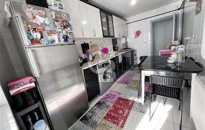 CADDE ÜZERİ YÜKSEK GİRİŞ ALTI DAİRE GENİŞ CAM BALKONLU 2+1