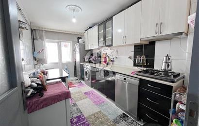 CADDE ÜZERİ YÜKSEK GİRİŞ ALTI DAİRE GENİŞ CAM BALKONLU 2+1