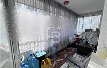 CADDE ÜZERİ YÜKSEK GİRİŞ ALTI DAİRE GENİŞ CAM BALKONLU 2+1
