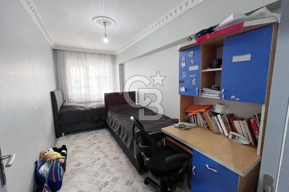 CADDE ÜZERİ YÜKSEK GİRİŞ ALTI DAİRE GENİŞ CAM BALKONLU 2+1