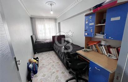 CADDE ÜZERİ YÜKSEK GİRİŞ ALTI DAİRE GENİŞ CAM BALKONLU 2+1