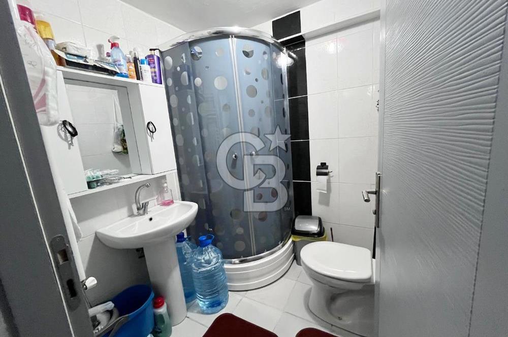 CADDE ÜZERİ YÜKSEK GİRİŞ ALTI DAİRE GENİŞ CAM BALKONLU 2+1