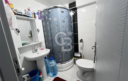 CADDE ÜZERİ YÜKSEK GİRİŞ ALTI DAİRE GENİŞ CAM BALKONLU 2+1