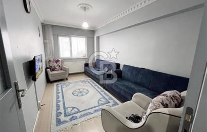 CADDE ÜZERİ YÜKSEK GİRİŞ ALTI DAİRE GENİŞ CAM BALKONLU 2+1