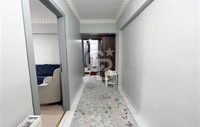 CADDE ÜZERİ YÜKSEK GİRİŞ ALTI DAİRE GENİŞ CAM BALKONLU 2+1