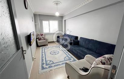 CADDE ÜZERİ YÜKSEK GİRİŞ ALTI DAİRE GENİŞ CAM BALKONLU 2+1