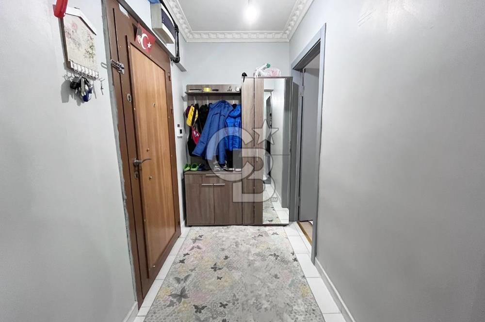 CADDE ÜZERİ YÜKSEK GİRİŞ ALTI DAİRE GENİŞ CAM BALKONLU 2+1