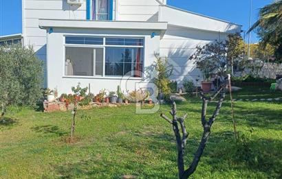 SEFERİHİSAR ULAMIŞ’TA | MÜSTAKİL TAPULU | 750 m² ARSA İÇİNDE | 3+1 (5+1’e UYGUN) VİLLA