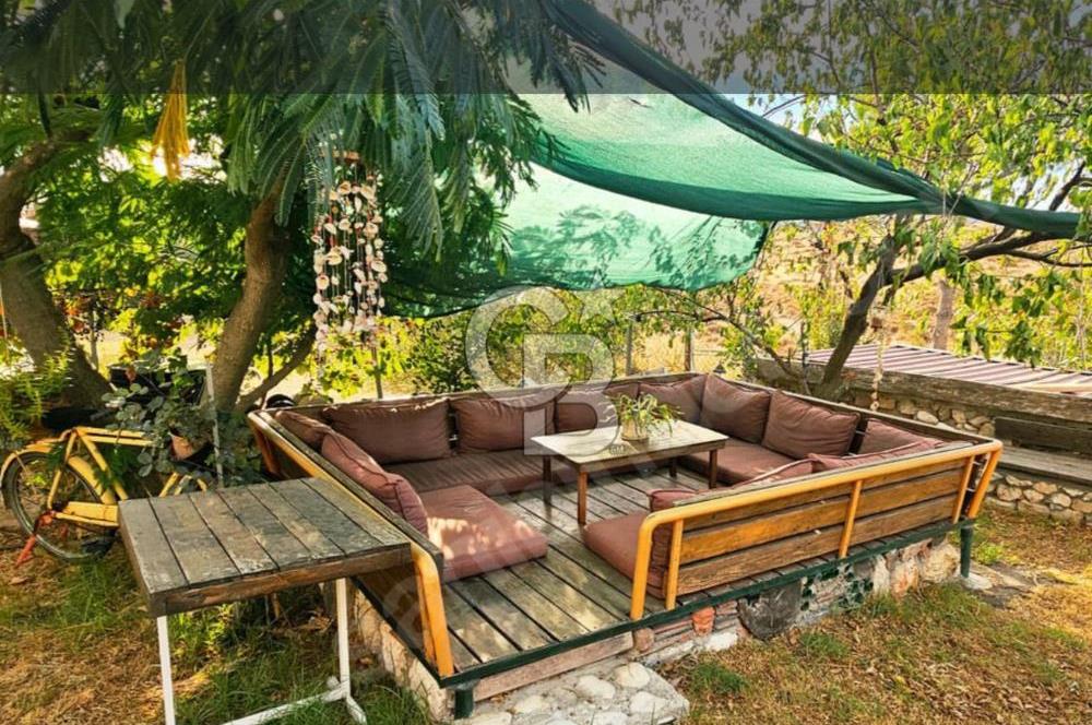 SEFERİHİSAR ULAMIŞ’TA | MÜSTAKİL TAPULU | 750 m² ARSA İÇİNDE | 3+1 (5+1’e UYGUN) VİLLA