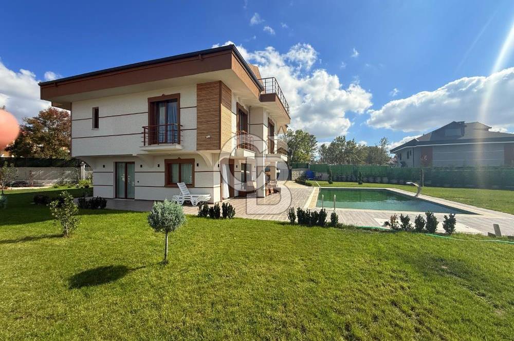 SİLİVRİ GÖL KONAKLARI'NDA MÜSTAKİL HAVUZLU SATILIK VİLLA