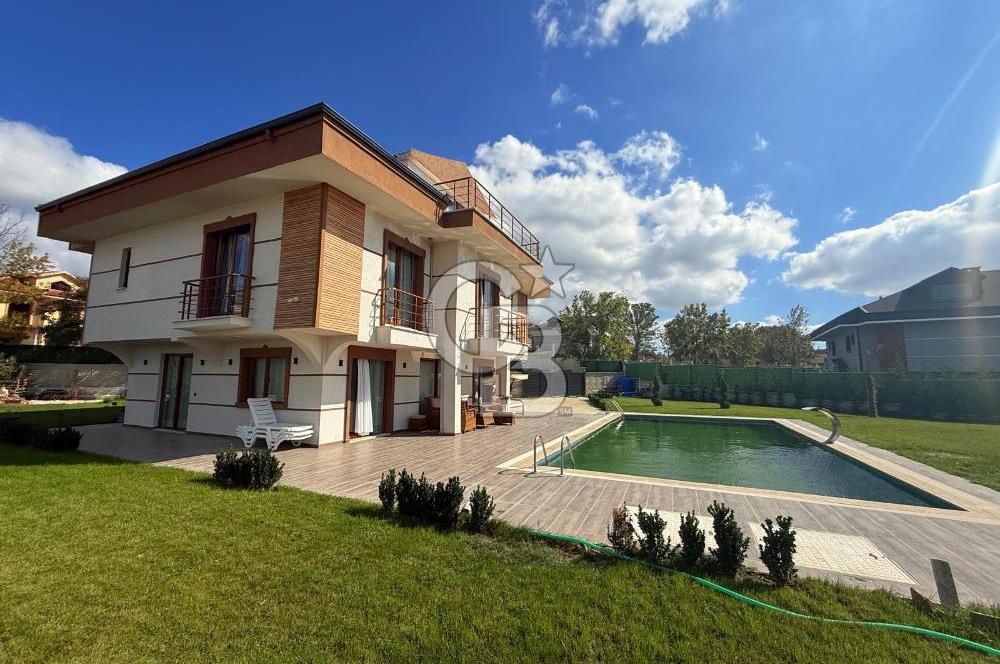 SİLİVRİ GÖL KONAKLARI'NDA MÜSTAKİL HAVUZLU SATILIK VİLLA