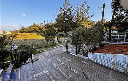 Denizle Komşu, Sıcak Yaz Akşamlarına Eşlik Eden Bir Yazlık