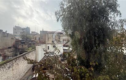 Basmane Metroya 1 Dakika – 4 Katlı Komple Kiralık Bina