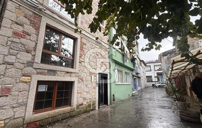 Basmane Metroya 1 Dakika – 4 Katlı Komple Kiralık Bina