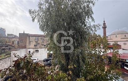 Basmane Metroya 1 Dakika – 4 Katlı Komple Kiralık Bina