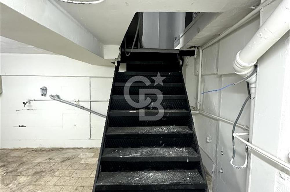 Kurtuluş'ta Yaya Trafiği Yüksek -80 m² 3 katlı Dükkan