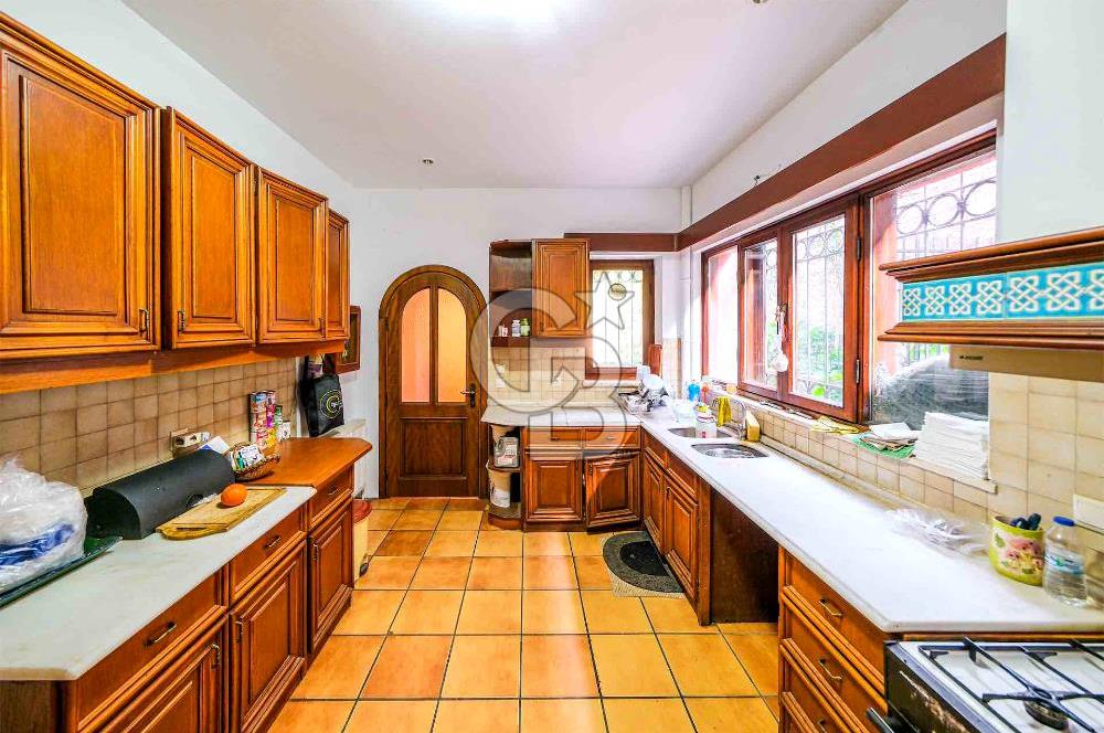 KARTAL DRAGOS'TA 1022 M2 ARSA İÇERİSİNDE SATILIK EMSALSİZ VİLLA