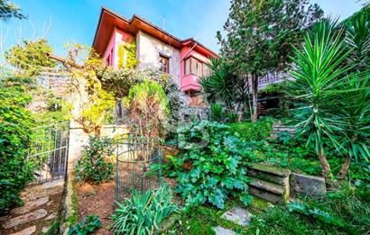 KARTAL DRAGOS'TA 1022 M2 ARSA İÇERİSİNDE SATILIK EMSALSİZ VİLLA