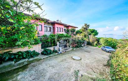 KARTAL DRAGOS'TA 1022 M2 ARSA İÇERİSİNDE SATILIK EMSALSİZ VİLLA