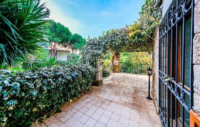 KARTAL DRAGOS'TA 1022 M2 ARSA İÇERİSİNDE SATILIK EMSALSİZ VİLLA