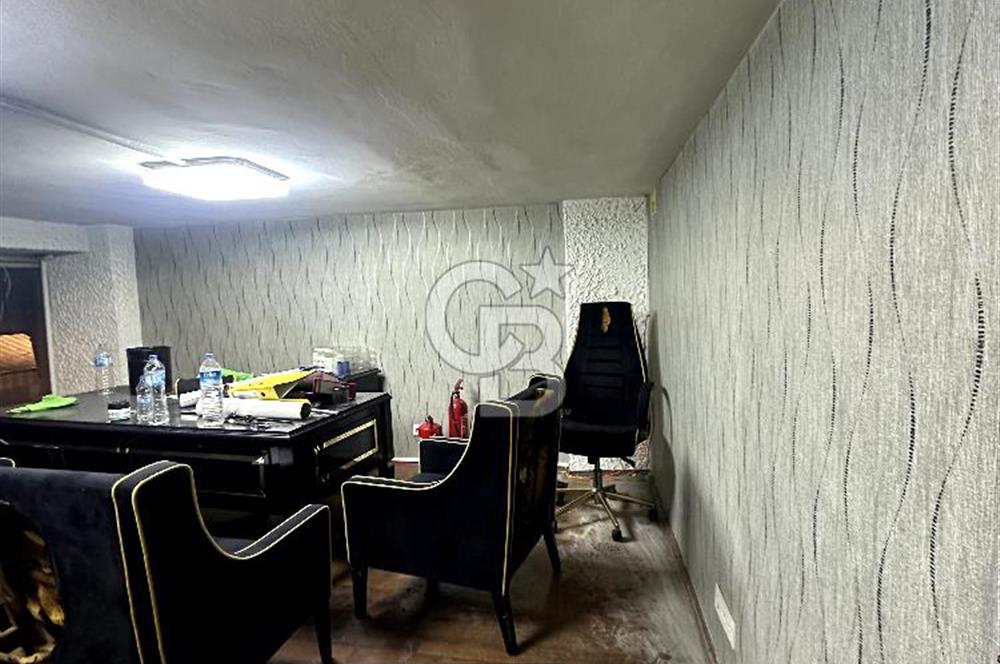 Kurtuluş'ta Yaya Trafiği Yüksek -80 m² 3 katlı Dükkan