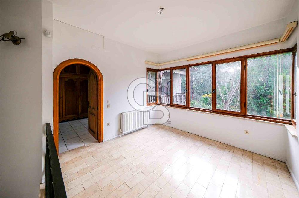 KARTAL DRAGOS'TA 1022 M2 ARSA İÇERİSİNDE SATILIK EMSALSİZ VİLLA