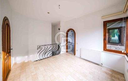 KARTAL DRAGOS'TA 1022 M2 ARSA İÇERİSİNDE SATILIK EMSALSİZ VİLLA