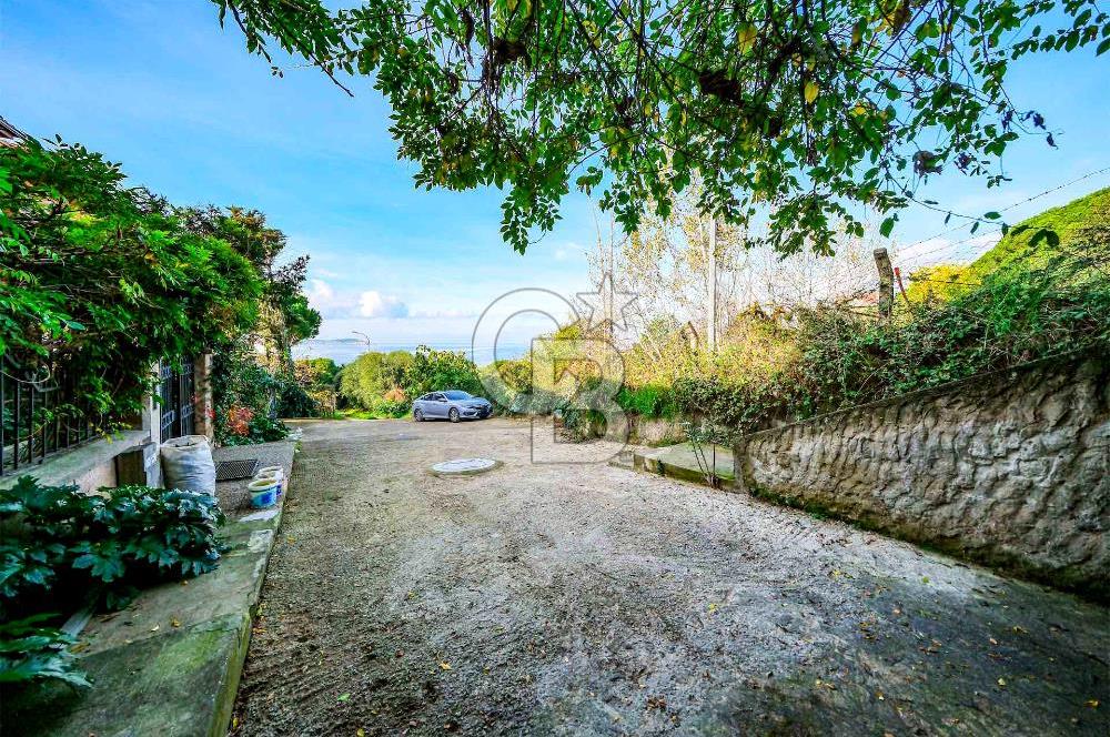 KARTAL DRAGOS'TA 1022 M2 ARSA İÇERİSİNDE SATILIK EMSALSİZ VİLLA