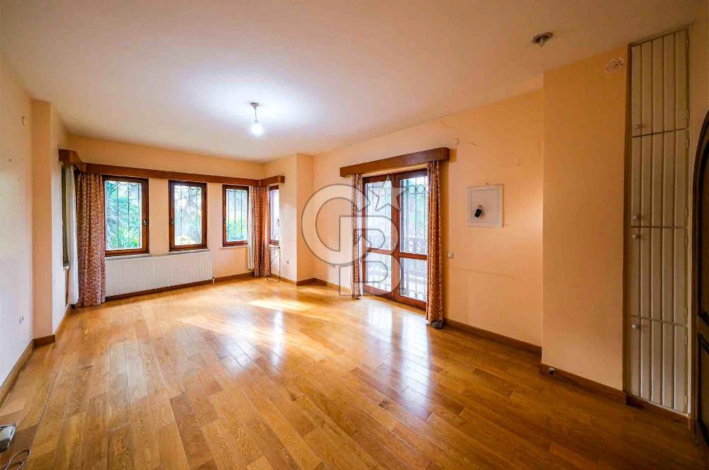 KARTAL DRAGOS'TA 1022 M2 ARSA İÇERİSİNDE SATILIK EMSALSİZ VİLLA