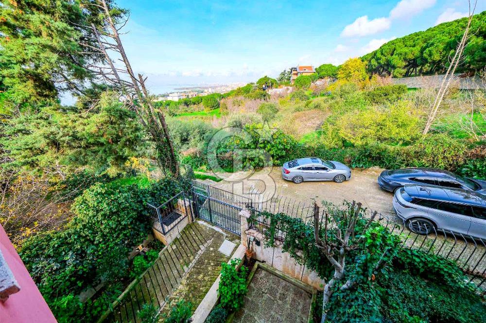 KARTAL DRAGOS'TA 1022 M2 ARSA İÇERİSİNDE SATILIK EMSALSİZ VİLLA