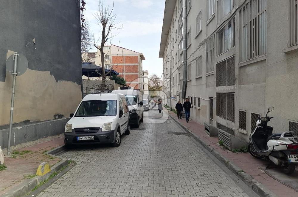 Fatih Unkapanı'nda Satılık 3 Katlı Kargir Bina 