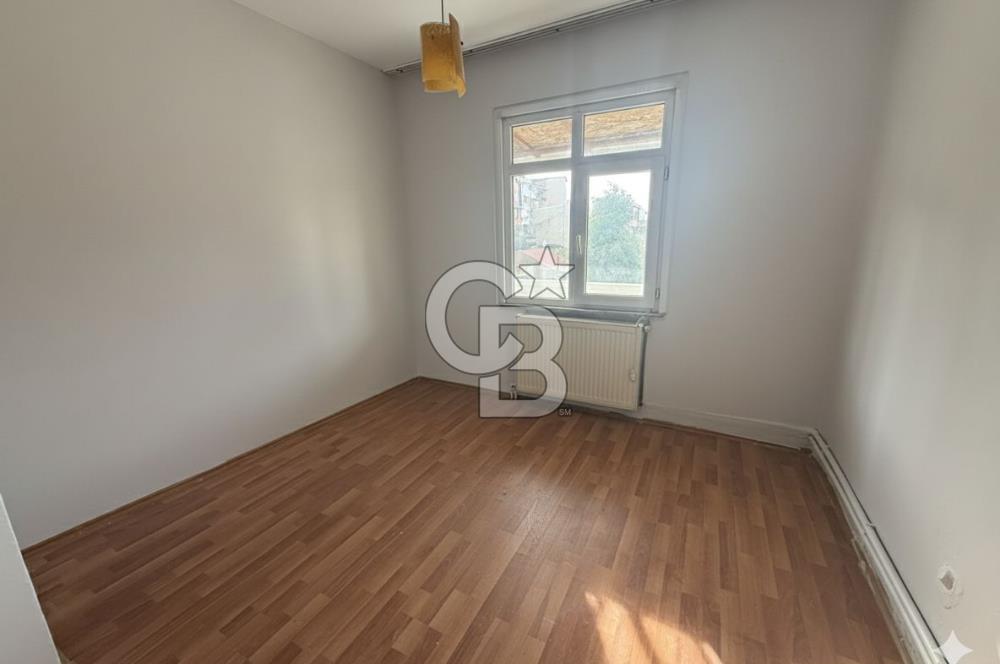 Nev Çarşı Karşısı Valide-i Atikte Ferah Manzaralı Daire 