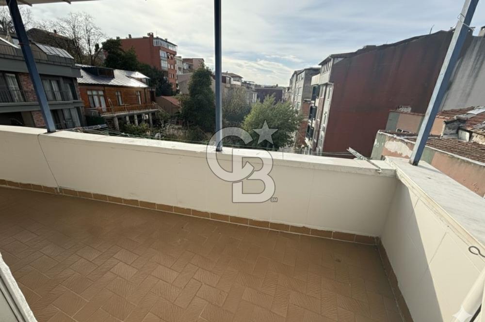 Nev Çarşı Karşısı Valide-i Atikte Ferah Manzaralı Daire 