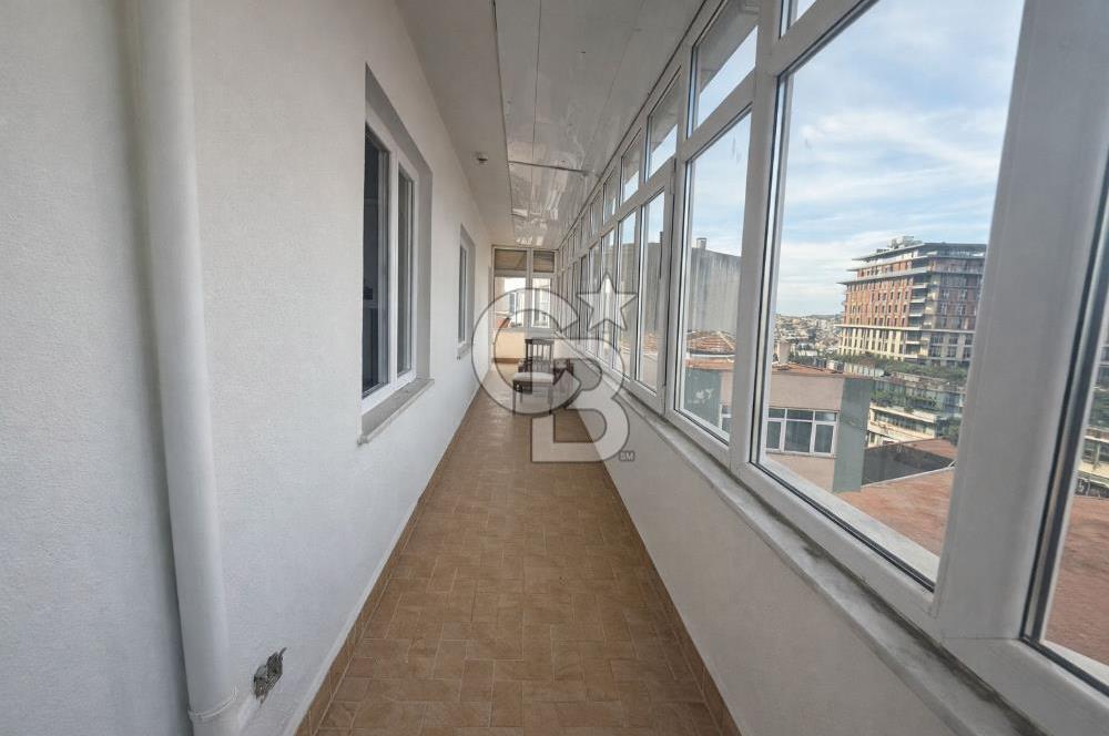 Nev Çarşı Karşısı Valide-i Atikte Ferah Manzaralı Daire 