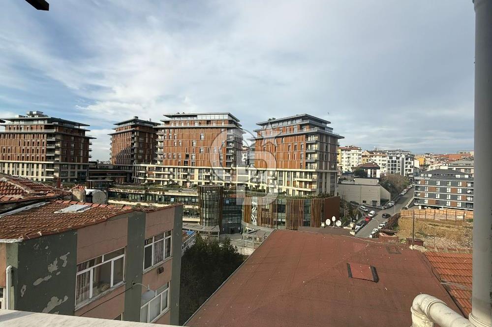 Nev Çarşı Karşısı Valide-i Atikte Ferah Manzaralı Daire 