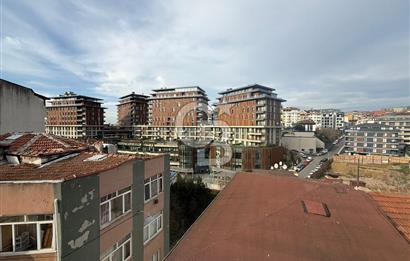 Nev Çarşı Karşısı Valide-i Atikte Ferah Manzaralı Daire 