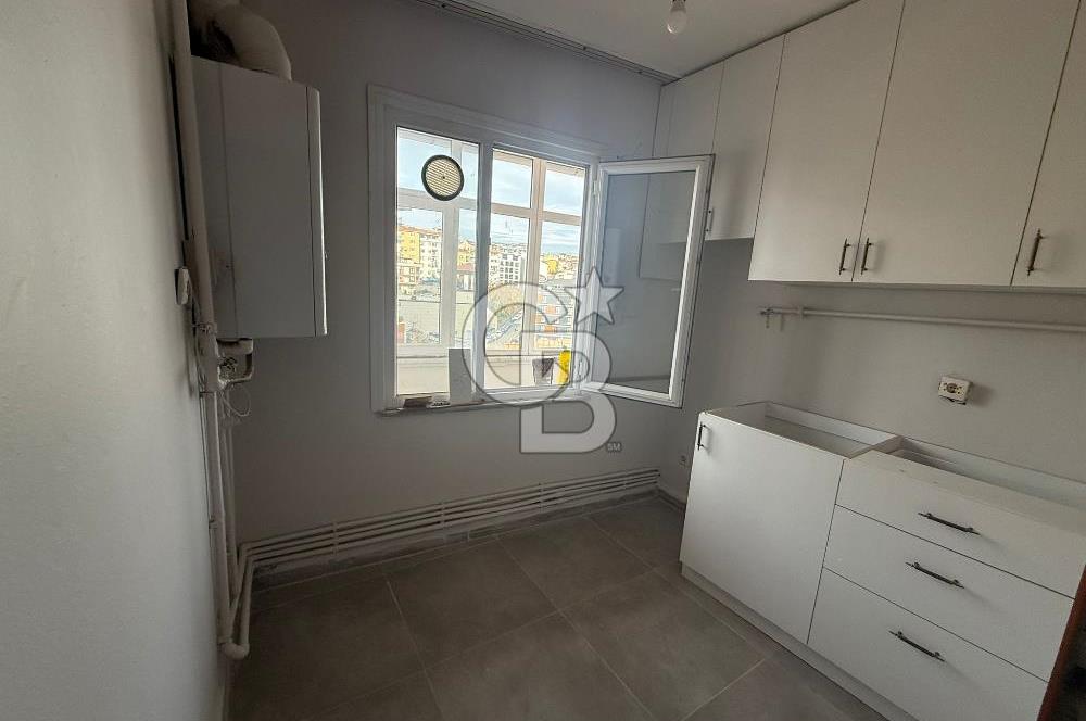 Nev Çarşı Karşısı Valide-i Atikte Ferah Manzaralı Daire 