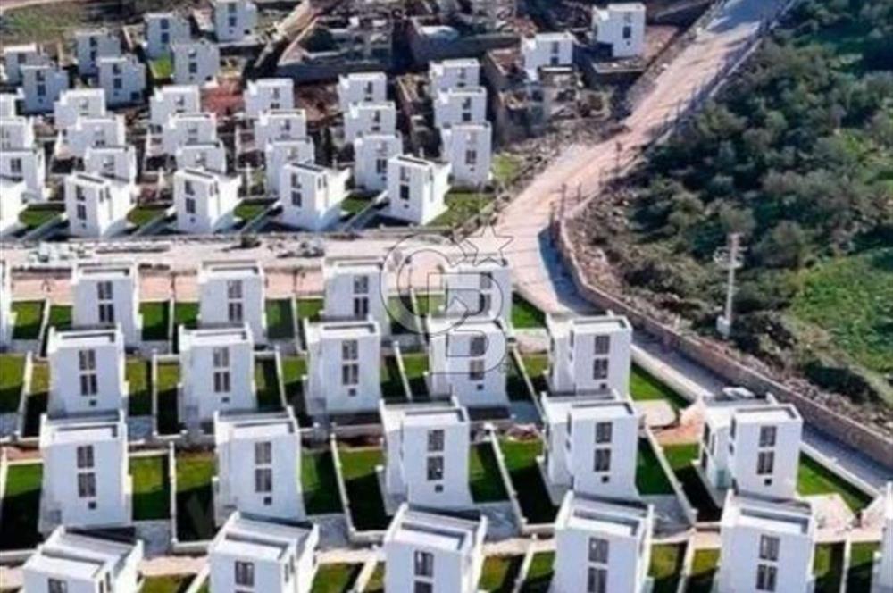 ÇANDARLI PEYKO ROGE MARINE’DE DENİZE SIFIR 3+1 VİLLA KOOPERATİF HİSSESİ