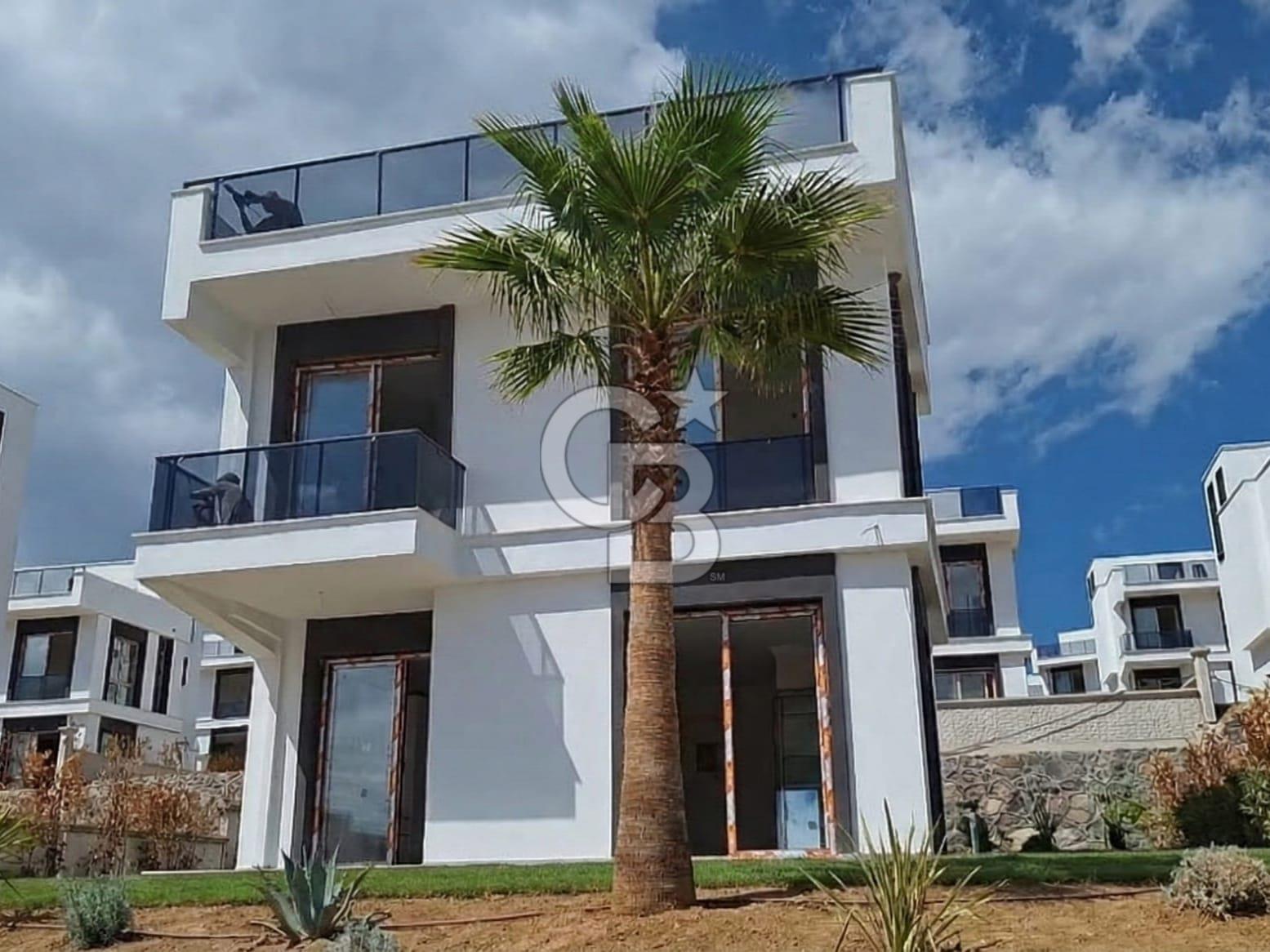 ÇANDARLI PEYKO ROGE MARINE’DE DENİZE SIFIR 3+1 VİLLA KOOPERATİF HİSSESİ