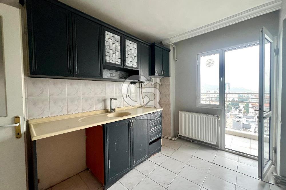 Karşıyaka Zübeyde Hanım Mahallesi'nde 3+1 Satılık Boş Daire