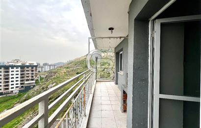 Karşıyaka Zübeyde Hanım Mahallesi'nde 3+1 Satılık Boş Daire