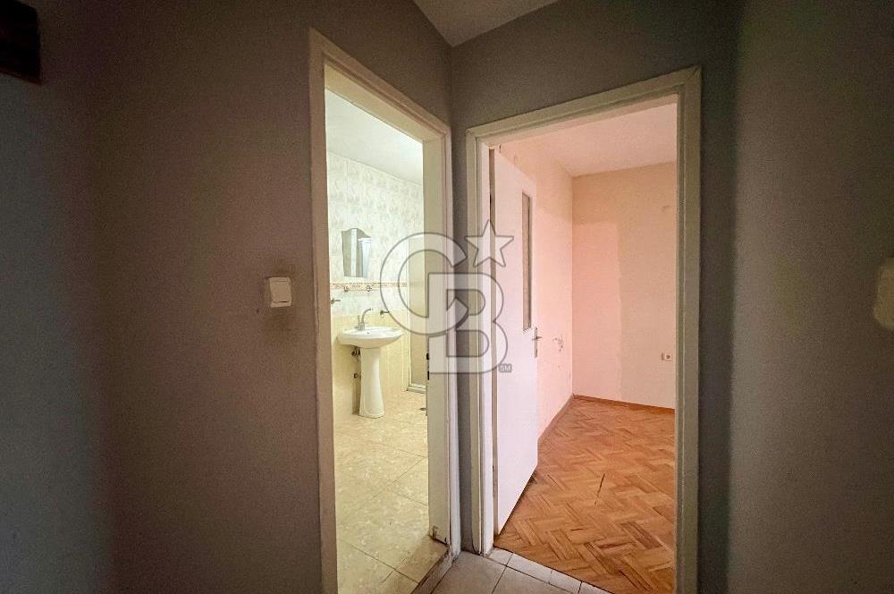 Karşıyaka Zübeyde Hanım Mahallesi'nde 3+1 Satılık Boş Daire